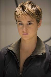 Кадр Дивергент, глава 2: Инсургент