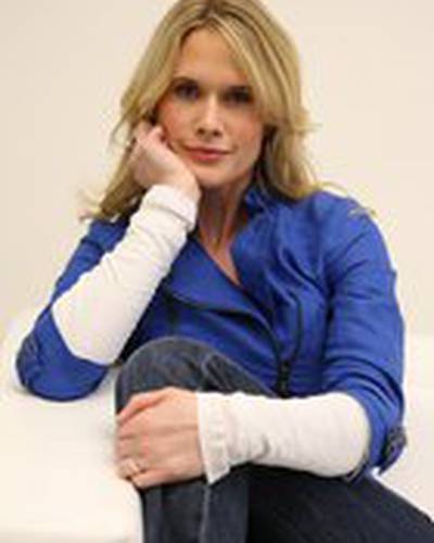 Стефани Марч фото