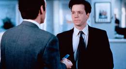 Кадр из фильма "Среди акул" - 2