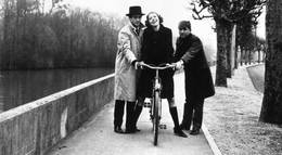 Кадр из фильма "Банда аутсайдеров" - 1