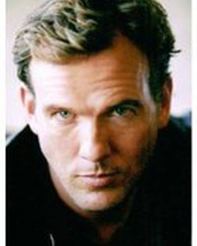 Джэй Хьюджули фото