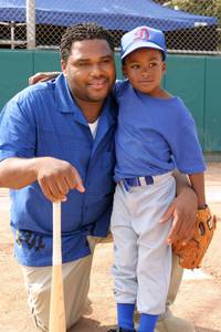 Кадр All About the Andersons