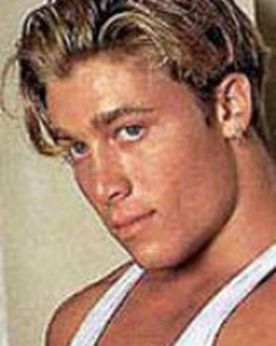 Корт Стивенс фото