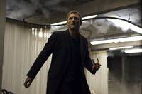 Кадр Девушка с татуировкой дракона