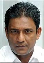 Адиль Хуссэйн фото