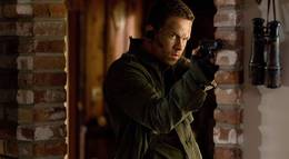 Кадр из фильма "Стрелок" - 2