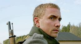 Кадр из фильма "Слезы апреля" - 2