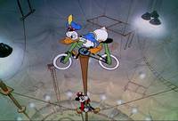 Кадр Цирк Микки Мауса