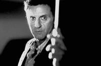 Кадр Девушка на мосту