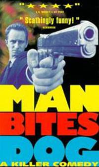 Постер Человек кусает собаку