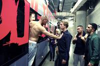 Кадр Жизнь меняет тебя