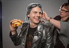 Злодей из «Людей Икс» снялся в рекламе закусочной