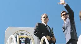 Кадр из фильма "Тринадцать дней" - 2