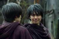 Кадр Атака титанов. Фильм первый: Жестокий мир