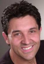 Вэл Атанассиу фото