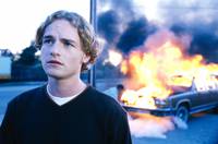 Кадр Малкольм в центре внимания