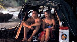 Кадр из фильма "Девочки снова сверху" - 2