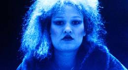 Кадр из фильма "Власть чувств" - 1