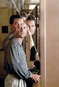 Кадр Незаконное вторжение