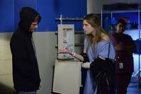 Кадр Красные браслеты 