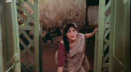 Кадр из фильма "Амар,  Акбар, Антони" - 1