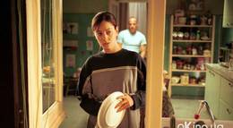 Кадр из фильма "Окно напротив" - 2