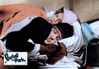 Кадр Босиком по парку