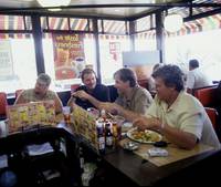 Кадр Комедийный тур голубых воротничков