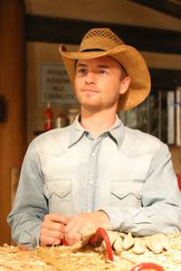 Кадр Малкольм в центре внимания