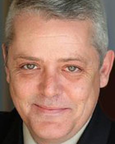 Саймон Джеймс фото