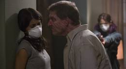 Кадр из фильма "Вирус" - 2