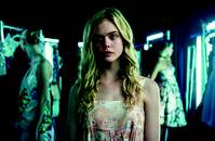 Кадр Неоновый демон