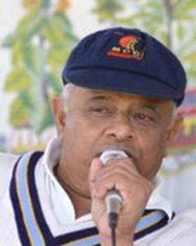 Робин Бхатт фото