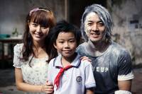 Кадр Восток против Запада