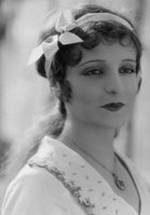 Бетти Джевел фото