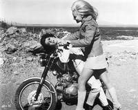 Кадр Банда в мини-юбках