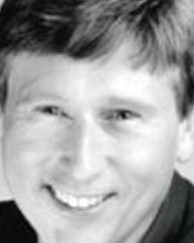 Макс Ховард фото