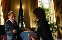 Кадр Западное крыло