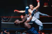 Кадр Не отступать и не сдаваться