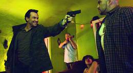 Кадр из фильма "Любовь и вымогательство (видео)" - 2