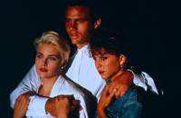 Кадр Слияние двух лун