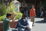 Кадр Малкольм в центре внимания