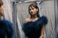 Кадр Обаятельная и привлекательная