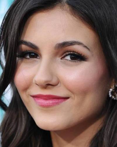 Даниэла Бобадилла фото