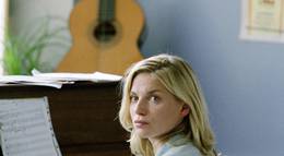 Кадр из фильма "Нежный поцелуй" - 1