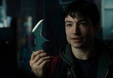 Полнометражный «Флэш» снова откладывается