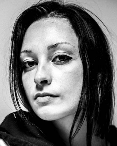 Ариэль Холмс фото