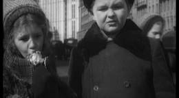 Кадр из фильма "Алеша Птицын вырабатывает характер" - 2