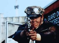 Кадр Вооружены и опасны