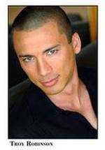 Трой Робинсон фото